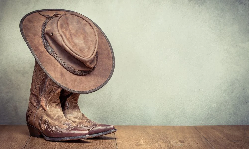 Western Cowboy Clothing 4 Western Cowboy Clothing -Western Cowboy Clothing countryviewwesternstore 103424 history cowboy boots blogbanner1